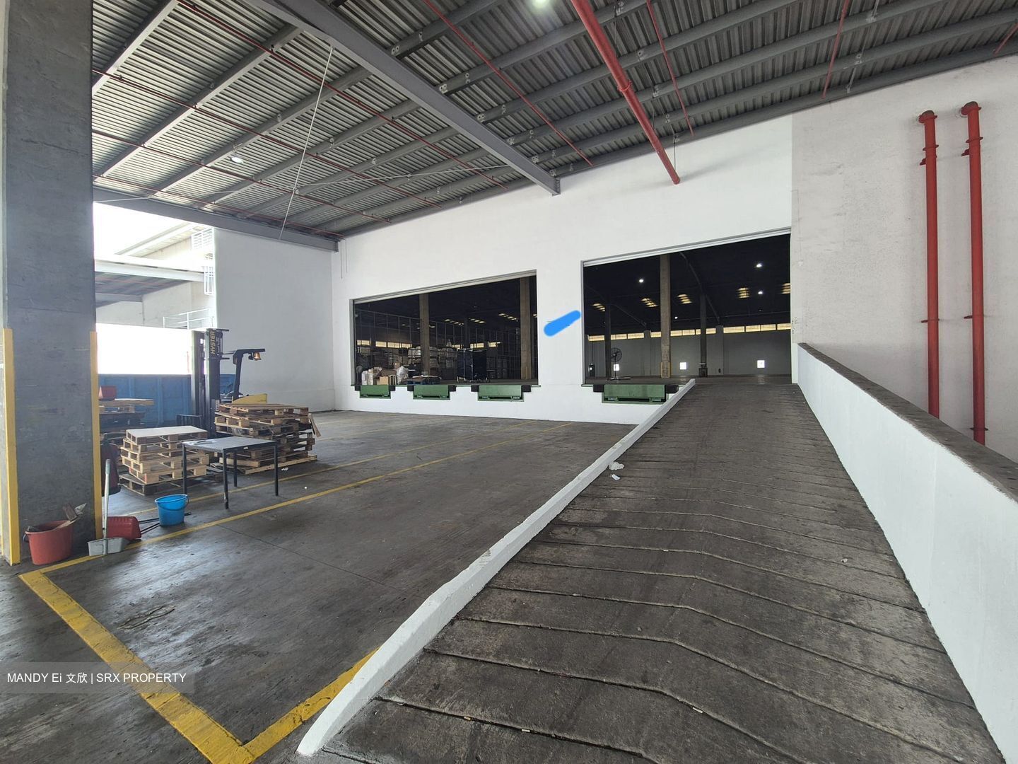 Pandan Road (D22), Factory #524572201